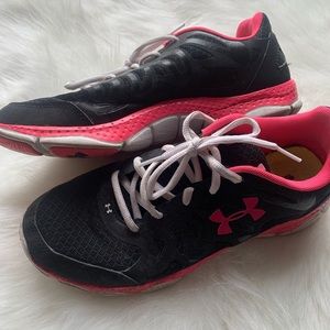Under Armour women’s sneakers running shoes gym